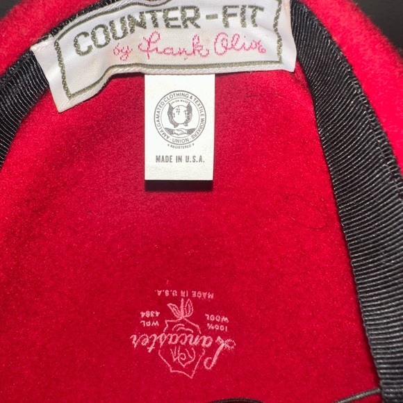 Small cranberry 100% wool hat with black feather design made in USA - Picture 7 of 8